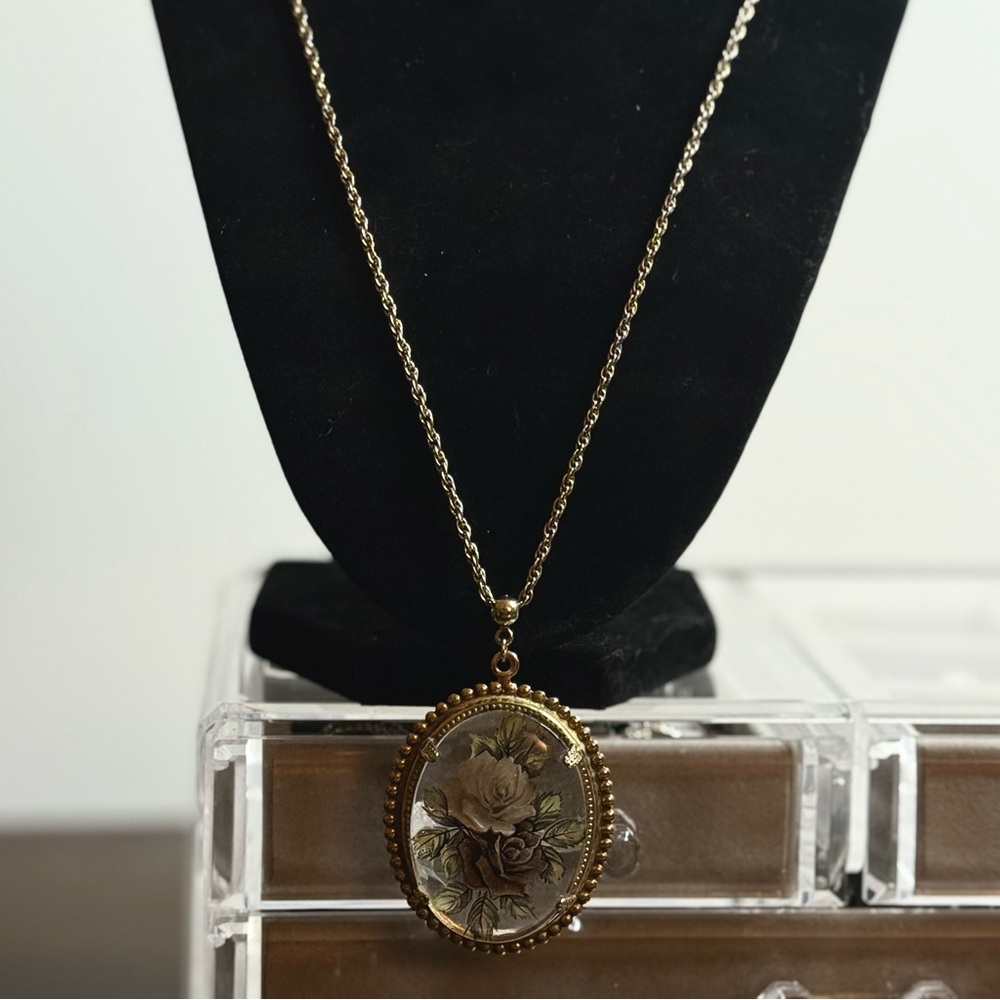 1928 Necklace with Glass pendant